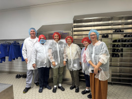 Karwendel Buchloe Anton Settele, Produktionsleiter, Peter Hack, Vorsitzender SPD Buchloe, Heike Heubach, Annette Elsner, Stadträtin Buchloe, Christine Grieshaber, Büro Heubach, Dr. Regina Schuster, Geschäftsführerin Produktion / Technik
